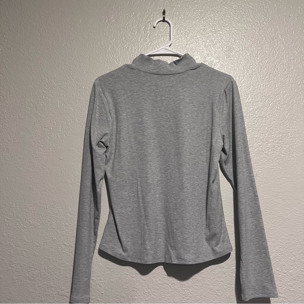 Athleta Light Gray Signature Rib Turtleneck - Picture 3 of 5